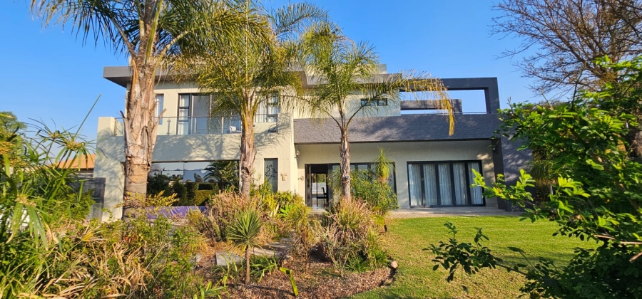 5 Bedroom Property for Sale in The Islands Estates North West